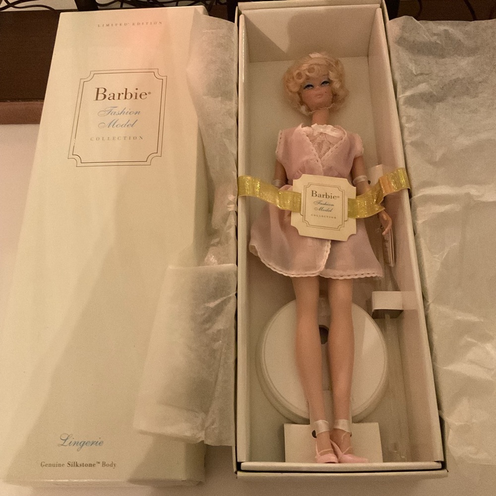 Barbie Fashion Model Collection year 2001. Genuine Silkstone Body. NRFB,